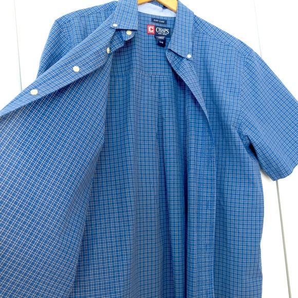 CHAPS - Men's Buttoned Down Short Sleeve Shirt - Picture 4 of 7